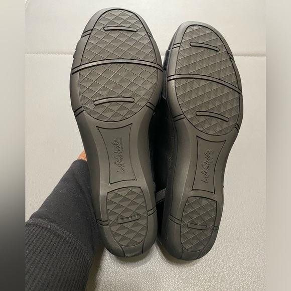 NWT LifeStride Faux Leather Dig Flats - Picture 3 of 4